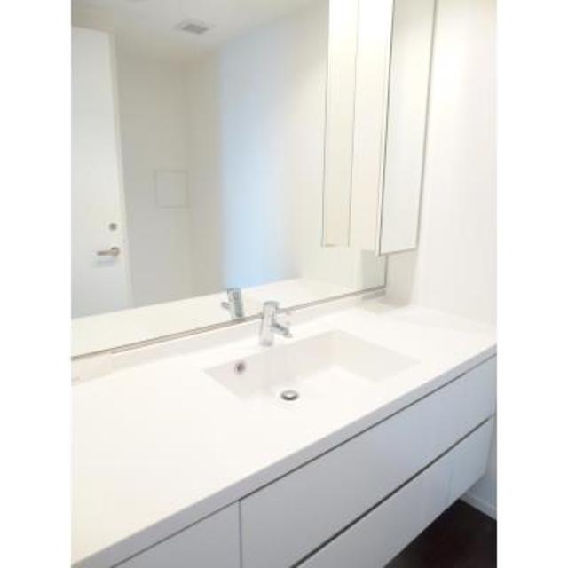 洗面設備　※写真は同タイプ住戸です。