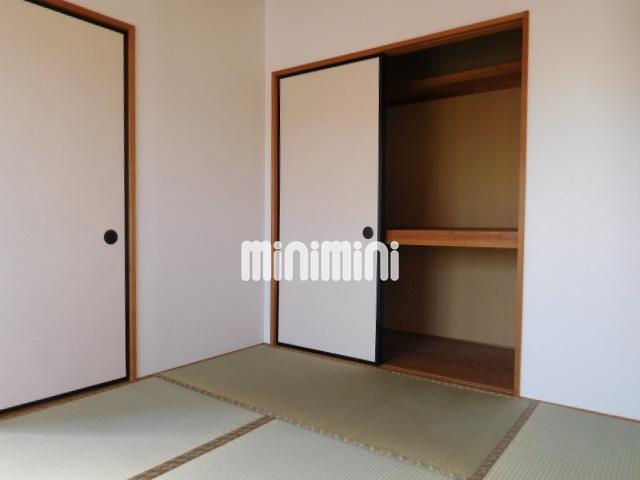 収納　南和室には押入れがありますよ。