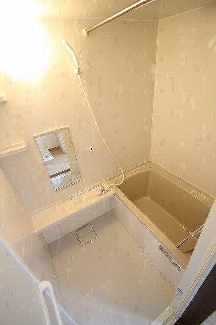 バス・シャワールーム　同物件別号室のものです。