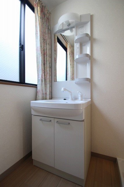 洗面設備　同物件別号室のものです。