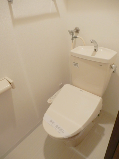 トイレ　ウォシュレット付き♪