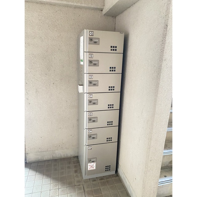 エントランス　宅配ボックス