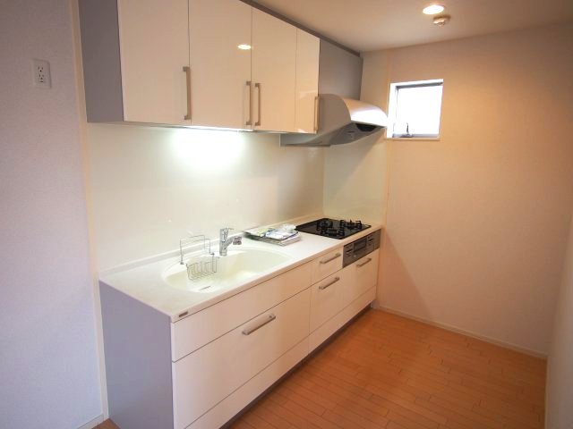 キッチン　ガスコンロ３口＋グリル付のシステムK