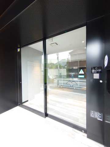 エントランス　プラウドフラッド根津谷中