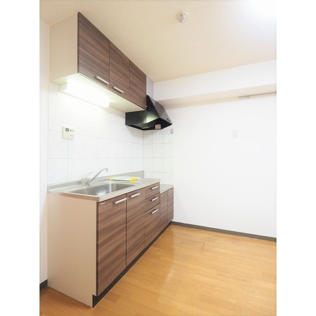 キッチン　壁付けだからこそお部屋広々