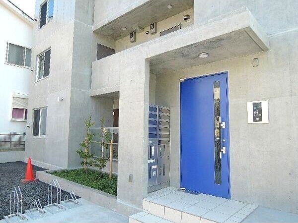 エントランス　角部屋です