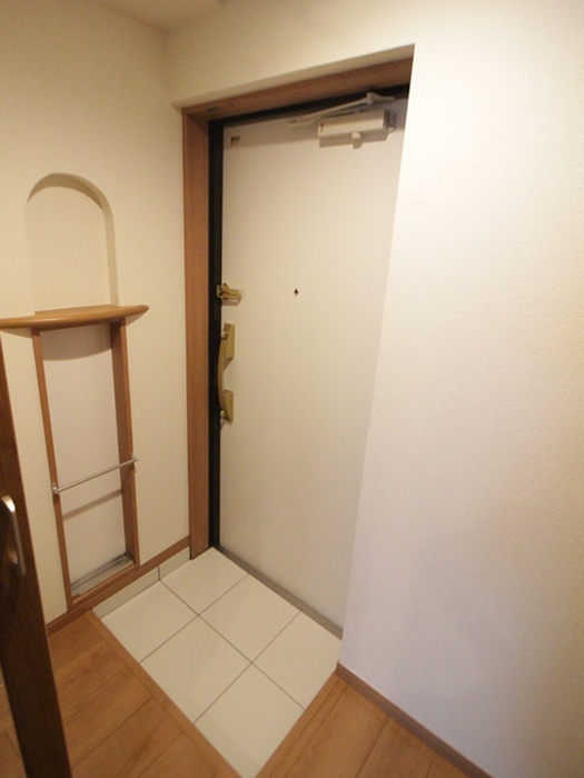 玄関　弊社は都内全域の物件をご紹介可能です！