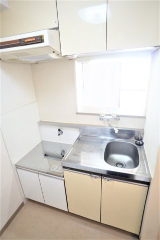 キッチン　※写真は別の部屋になります。