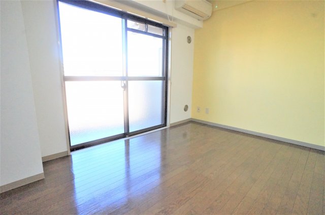 居室・リビング　日当たりの良いお部屋はいいですね※写真は別の部屋になります。