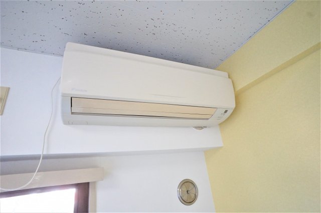 その他設備　必需品ですエアコン※写真は別の部屋になります。