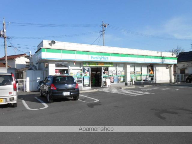 コンビニ　ファミリーマート（コンビニ）まで343m