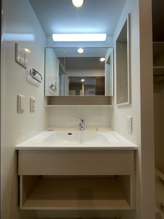 洗面設備　スペチアーレ万代