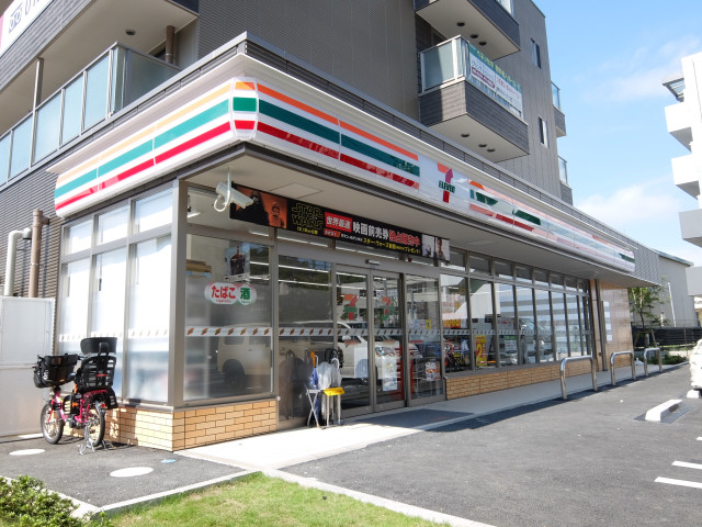コンビニ　セブンイレブン川崎麻生警察署前店（コンビニ）まで340m