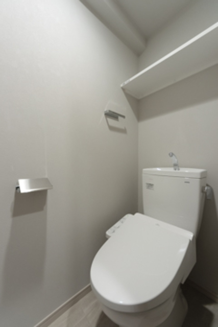 トイレ　※写真は同タイプ住戸です。