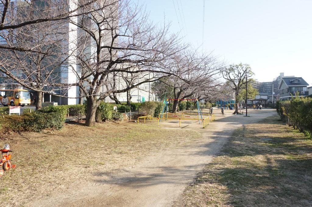 公園　花栗クローバー公園（公園）まで343m