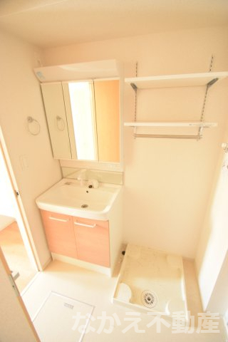 洗面設備　コンパクトで使いやすい洗面所