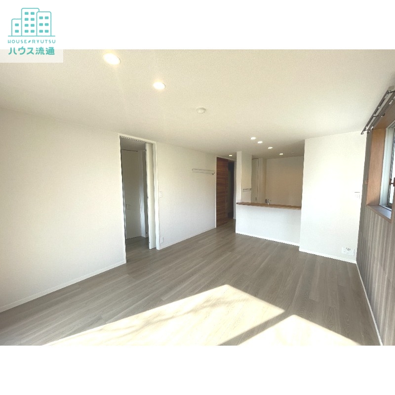 居室・リビング　※別号室の写真になります。