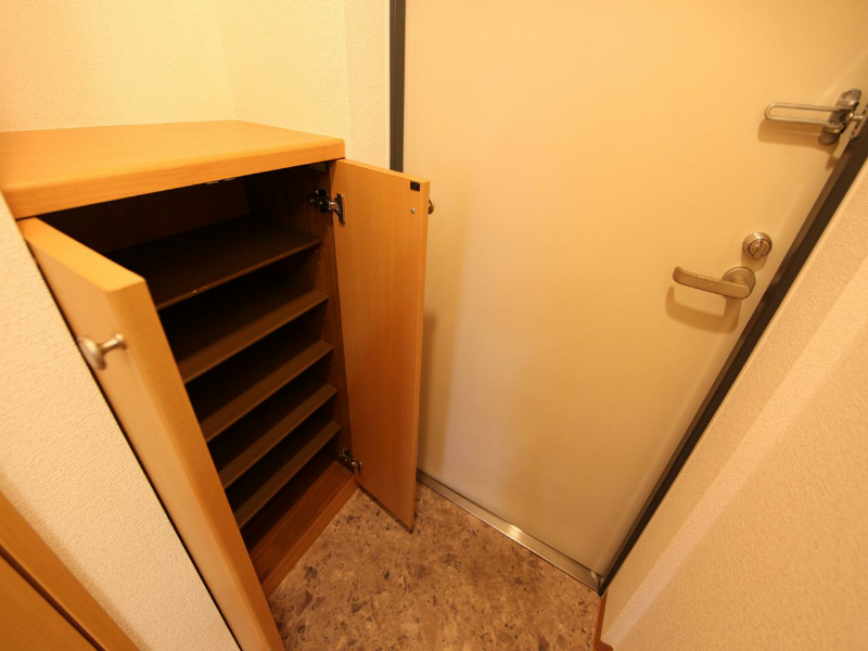 玄関　玄関　シューズボックス付