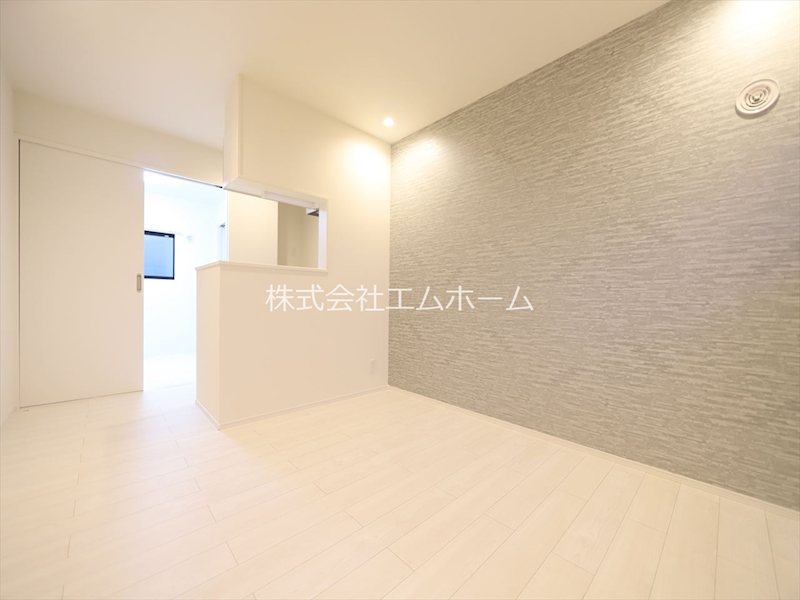 居室・リビング　ＬＤＫ8.5帖　対面式キッチン　エアコン完備