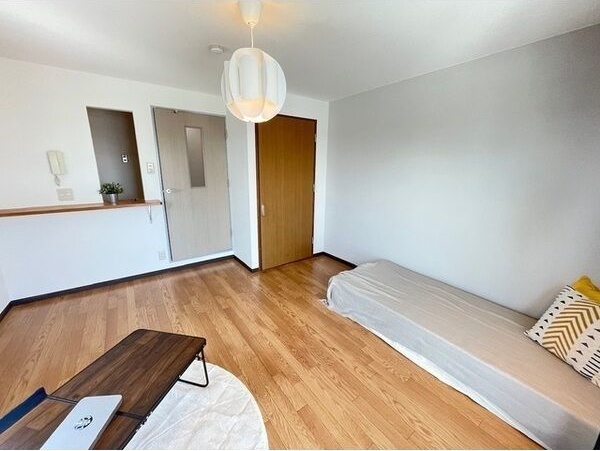 居室・リビング　同仕様写真となります。 ※家具はイメージになります。