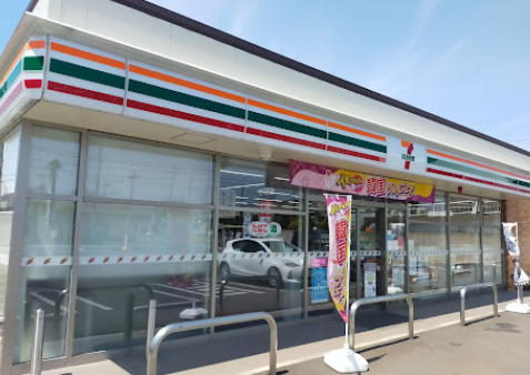 コンビニ　セブンイレブン 丸亀土器町東8丁目店（コンビニ）まで165m