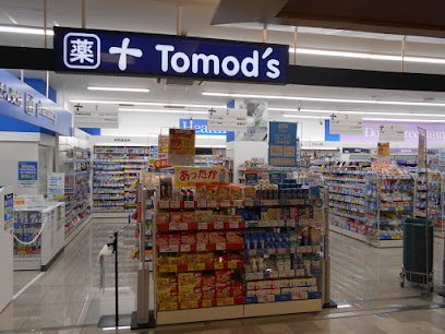 ドラックストア　トモズ クイーンズ伊勢丹杉並桃井店（ドラッグストア）まで464m