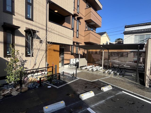 その他共有部分　屋根付き駐輪場