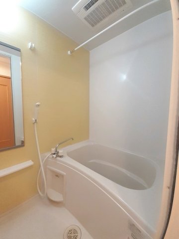 バス・シャワールーム　お風呂で日々の疲れを落としましょう