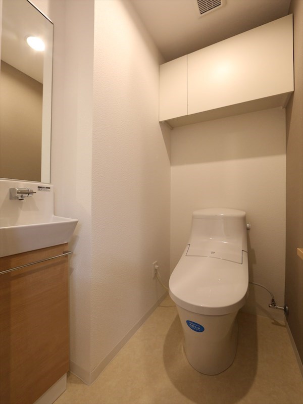 トイレ　温水洗浄暖房便座付トイレ