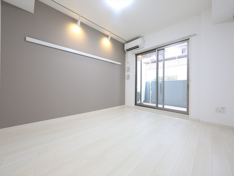 その他部屋・スペース　洋室8.5帖　エアコン完備　南面バルコニー