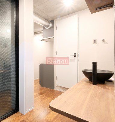 玄関　リビング/居室