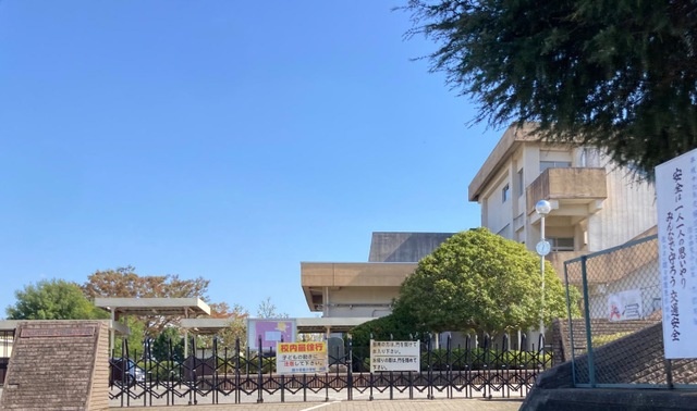 小学校　小山市立間々田東小学校（小学校）まで1214m