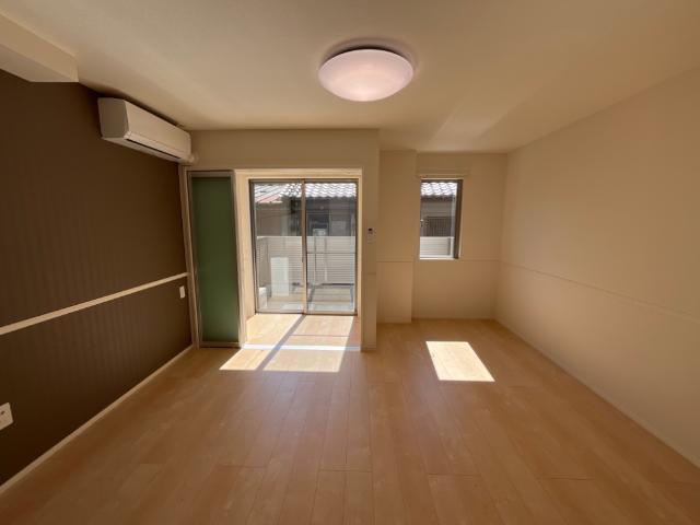 居室・リビング　室内