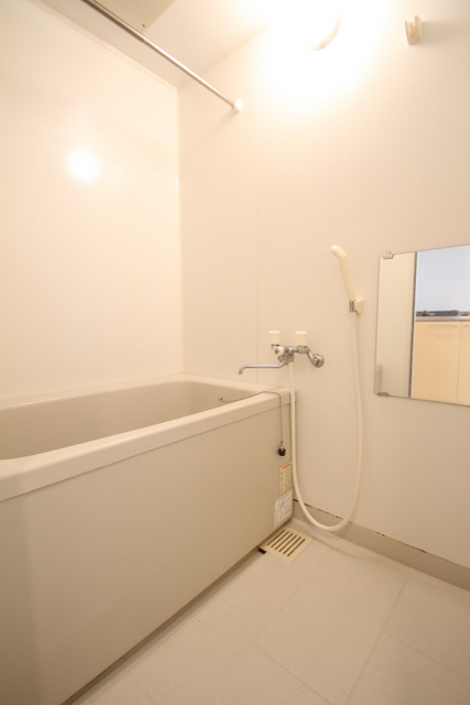 バス・シャワールーム　※同号室別室の参考写真です。