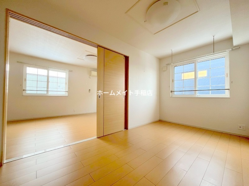 その他部屋・スペース　明るい洋室、寝室にどうぞ♪