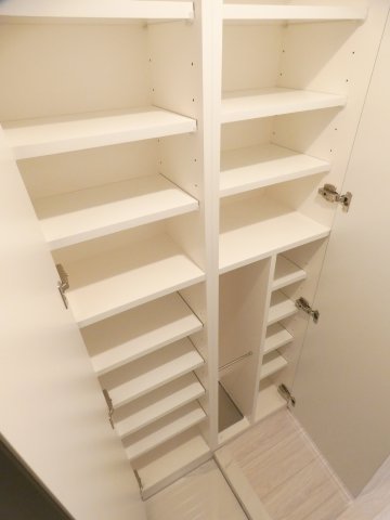 収納　シューズボックス