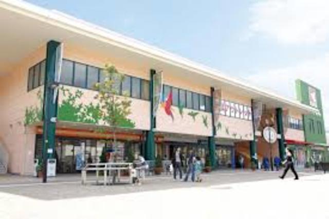 ドラックストア　ドラッグユタカガーデンモール彩都店（ドラッグストア）まで1495m