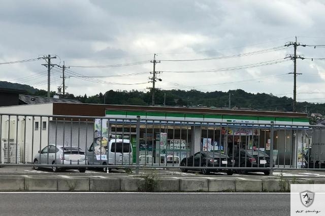 コンビニ　ファミリーマート美濃加茂西町店（コンビニ）まで747m