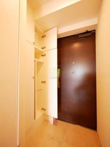 玄関　メインステージ田端壱番館の玄関