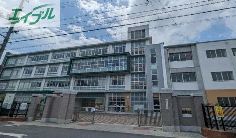 小学校　岡山市立鹿田小学校（小学校）まで493m