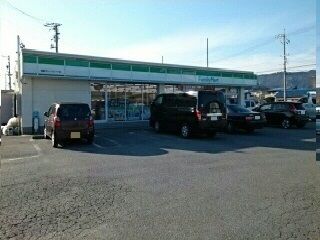 コンビニ　ファミリーマート（コンビニ）まで350m