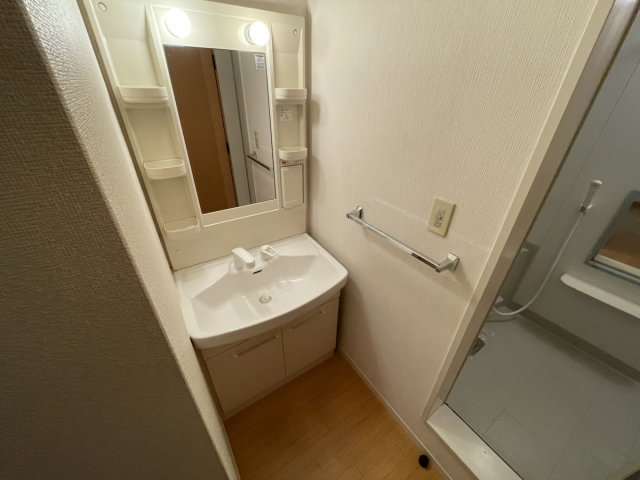 洗面設備　脱衣スペースもあります