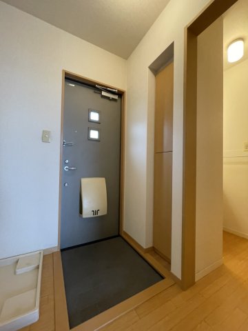 玄関　落ち着いた玄関です