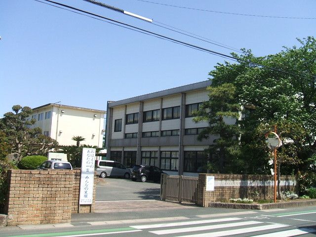 中学校　浜松市立蜆塚中学校（中学校）まで322m