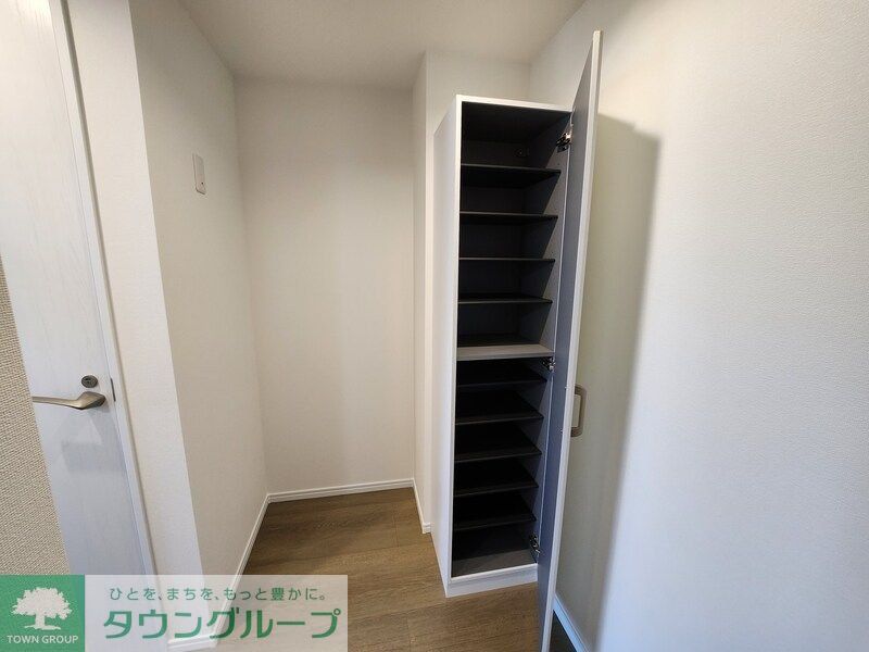 玄関　※同タイプ別物件の参考写真です