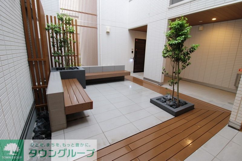 ロビー　庭