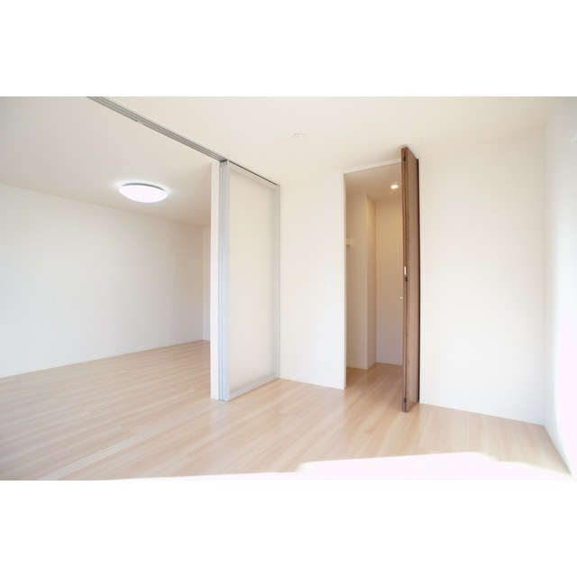 その他部屋・スペース　明るい日差しの室内ですね