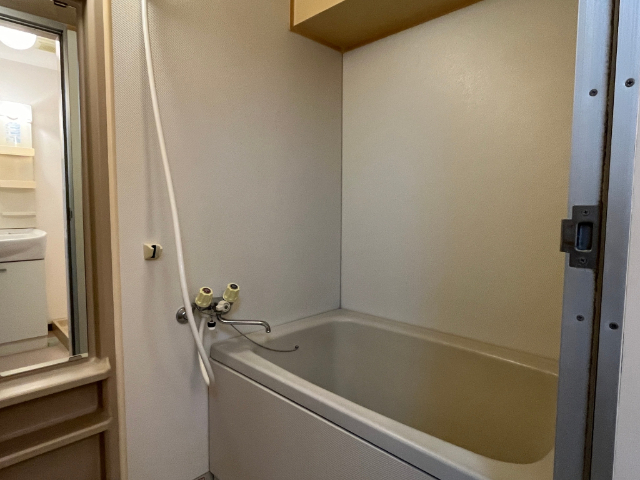 バス・シャワールーム　写真は別の部屋の参考写真になります。