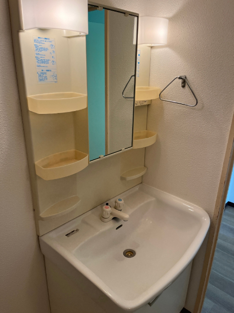 洗面設備　写真は別の部屋の参考写真になります。