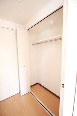 収納　（別タイプ参考写真）バージュアル西日暮里　　荒川区西日暮里6